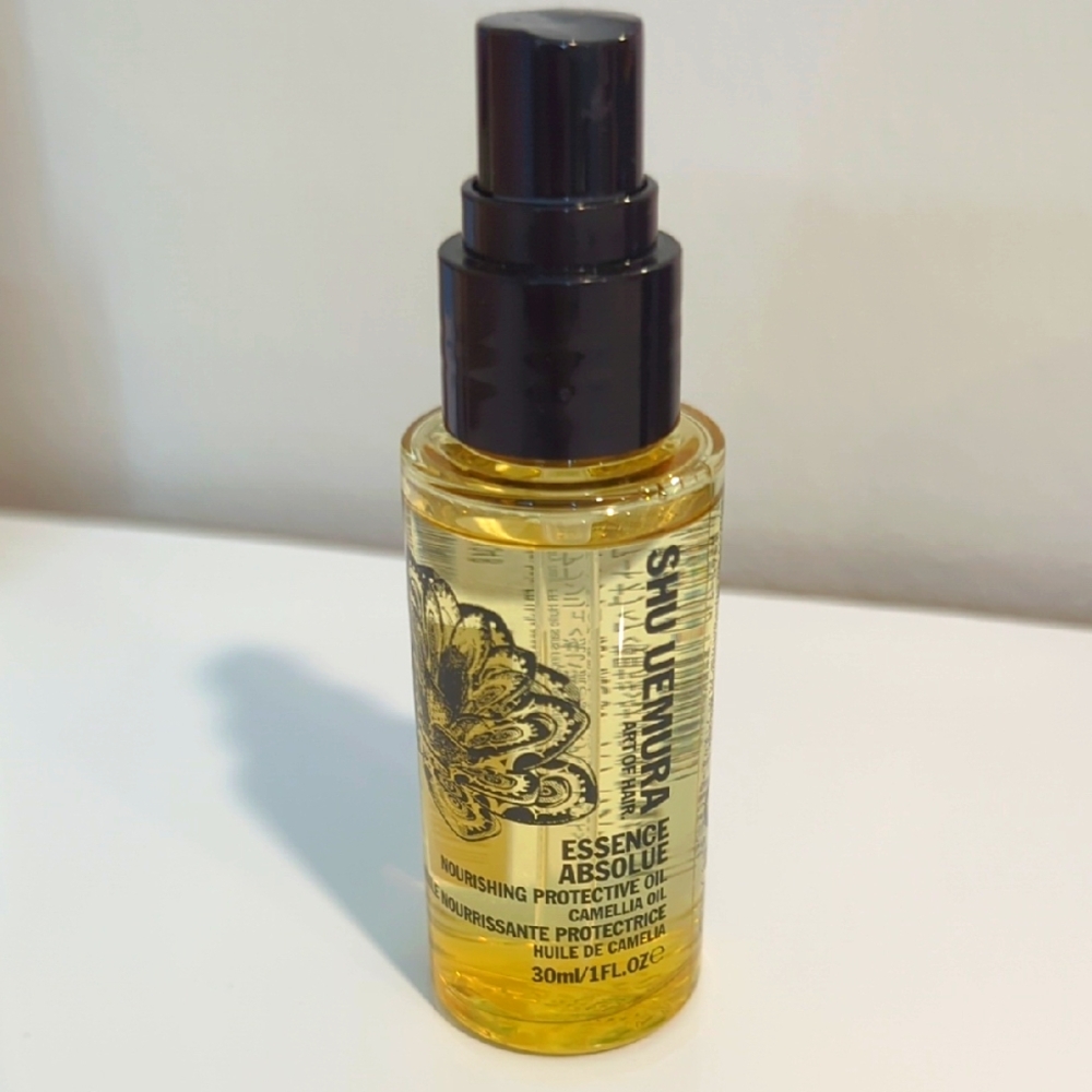 NWOT Shu Uemura Essence Absolue Oil